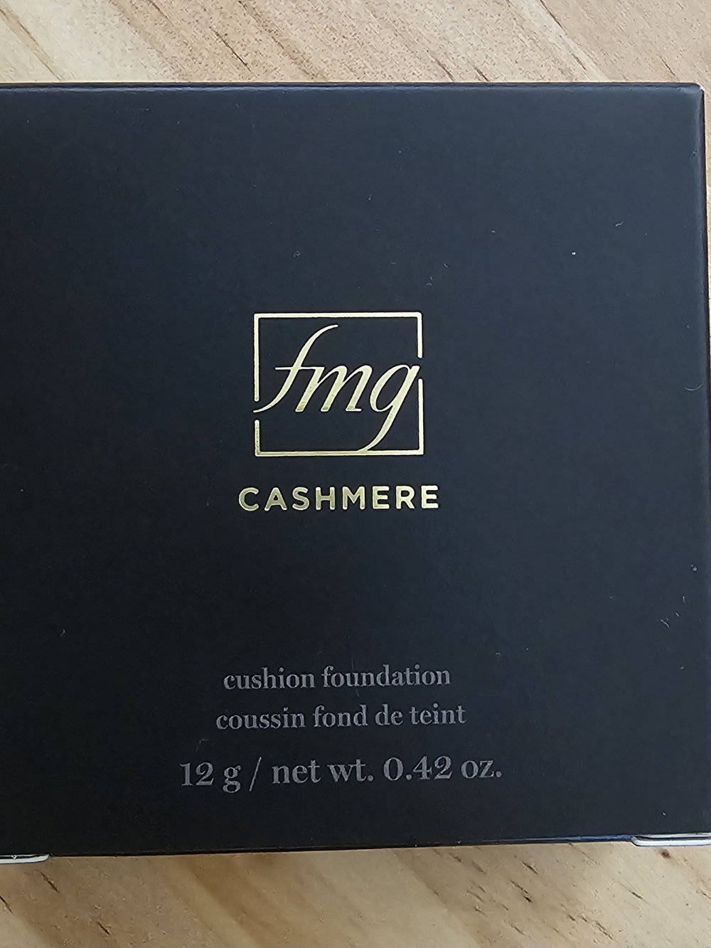 Avon fmg Cashmere Cushion Foundation C215